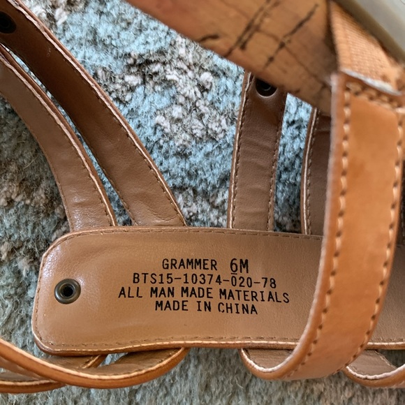 BareTraps Gladiator Sandals - Picture 8 of 8